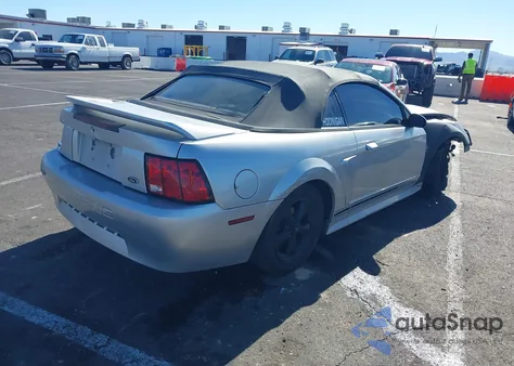 2000 Ford Mustang z USA, uszkodzony, nr VIN 1FAFP4444YF195156